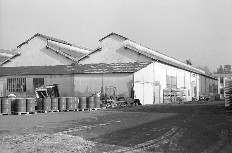 Arrière du magasin industriel (3).