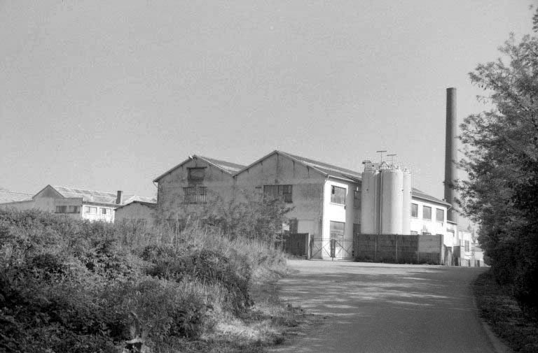 Atelier de coulage des moules (12), depuis le sud.