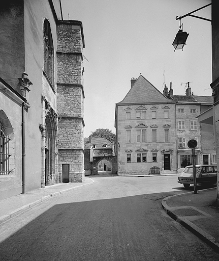 Vue d'ensemble depuis la ruelle de l'Eglise.