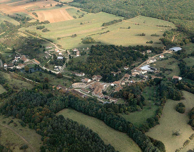 Vue aérienne depuis le sud-ouest en 1989.