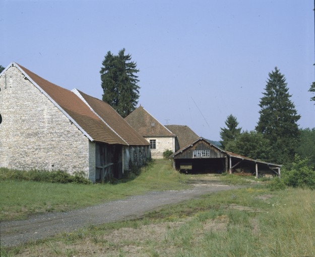 Halle à charbon et haut fourneau vus depuis l'est en 1989.