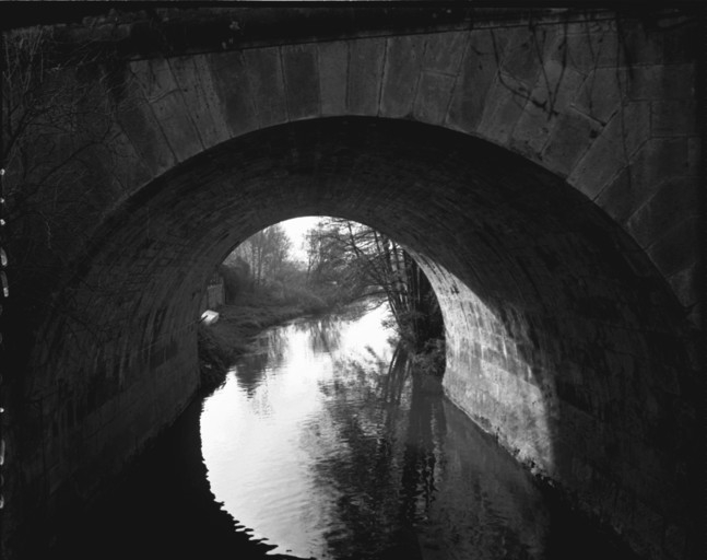 Passage voûté du canal de fuite sous la rue en 1989.