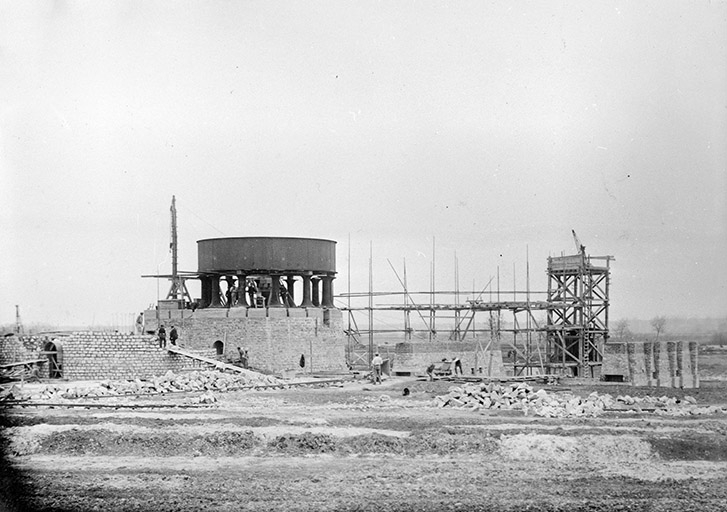 Construction des fours à chaux : base du 1er four.