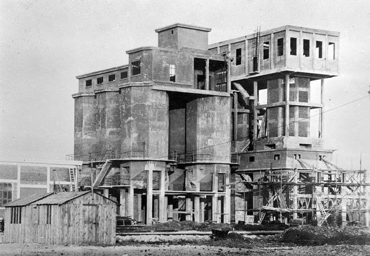 Fours Backmann en construction.