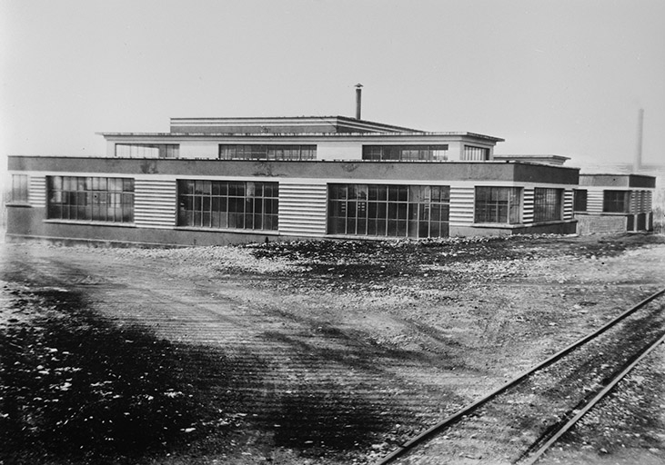Bloc sanitaire de l'usine d'électrolyse, vers 1935-1940.