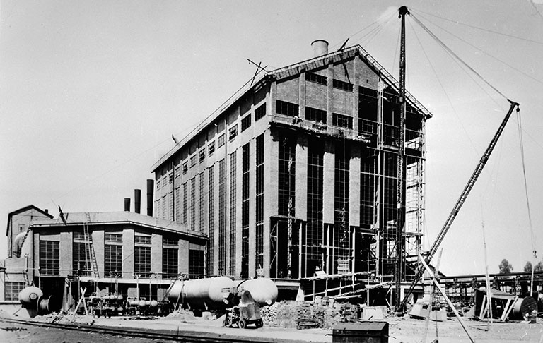 Agrandissement du bâtiment des générateurs.