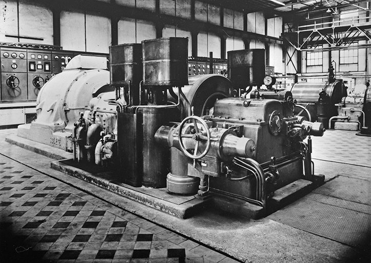 Bâtiment des générateurs : turboalternateur Rateau - Brown Boveri.