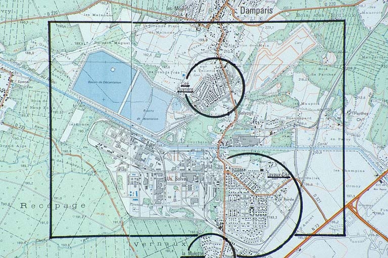 Carte de situation.Montage de cartes topographiques à 1:25 000, I.G.N., Dole 3224 Ouest (1986) et St-Jean-de-Losne 3124 Est (1979).