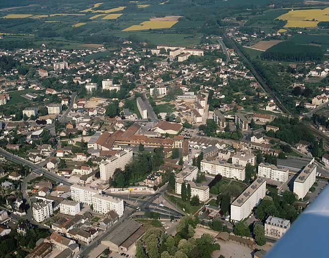 Vue aérienne depuis l'est.