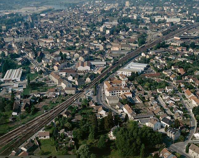 Vue aérienne du quartier et des usines 1 et 2, depuis le sud-est.