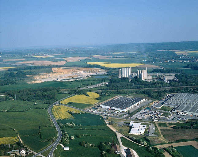 Vue aérienne, depuis le sud.