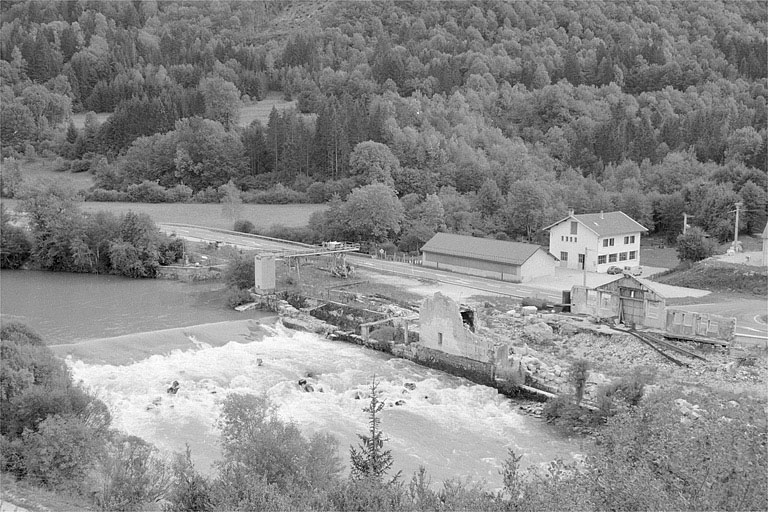 Vue d'ensemble plongeante depuis le nord.