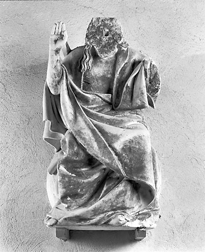 Statue : Christ juge.