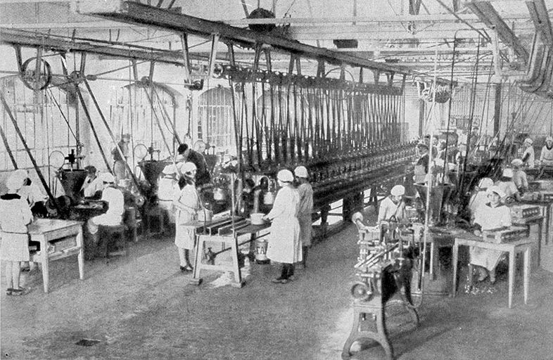 Intérieur d'un atelier de fabrication.