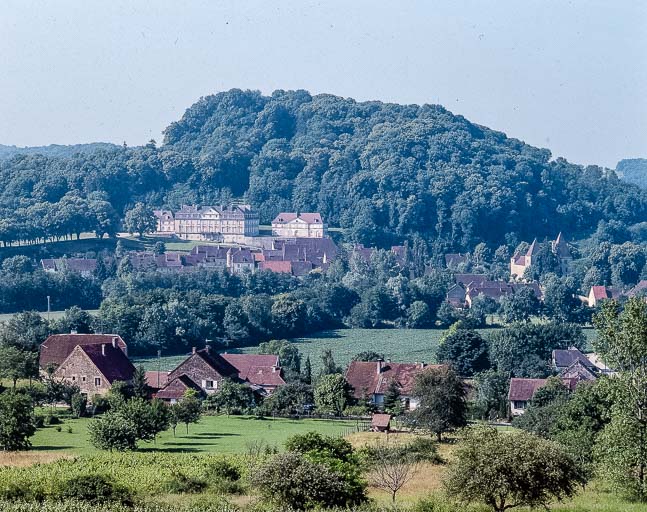 Vue générale depuis le hameau de Chaze en 1990.