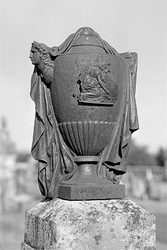 Tombeau du maître de forges Stéphane-Eugène Roland