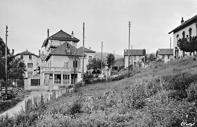 Morbier (Jura) - Quartier Neuf. Lunetterie Bourgeois.