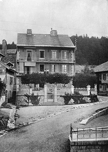 Façade antérieure du logement patronal.