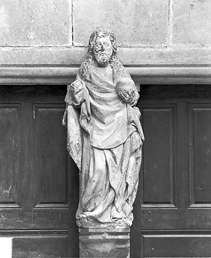 Statue : Dieu le père.