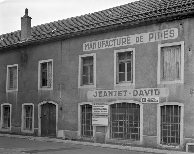 Détail de la façade antérieure.