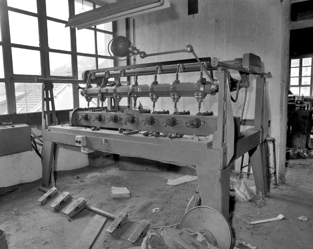 Machine à sculpter et à râper ACIMALL "la Scolpitrice".Pantographe avec palpeur central et 6 fraises.