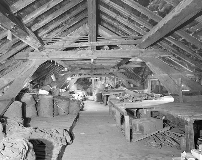 Intérieur d'un séchoir à ébauchons (bâtiment ouest).
