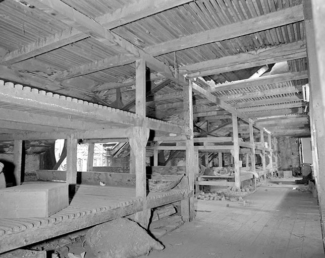 Intérieur d'un séchoir à ébauchons (bâtiment nord).