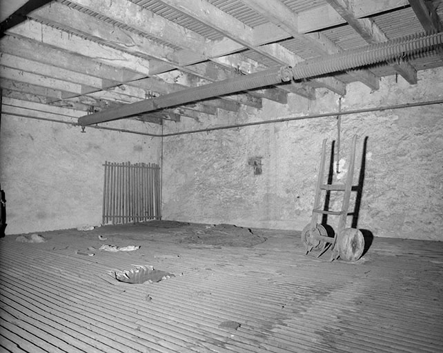 Intérieur du séchoir à ébauchons.