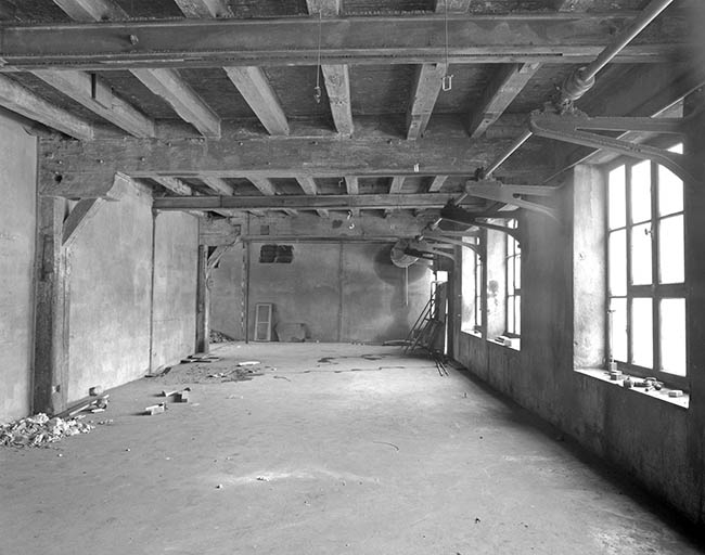 Atelier de fabrication (1er étage) : intérieur d'un atelier.