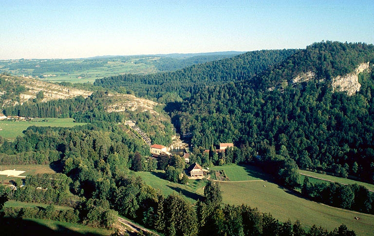 Bourg-de-Sirod : usine métallurgique dite forges de Châteauvilain, centrale hydroélectrique.