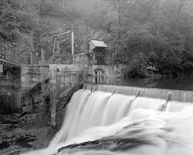 Prise d'eau et barrage.