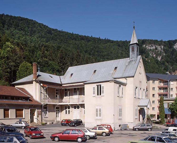Façades antérieure et latérale gauche.