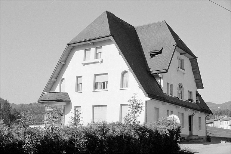 Logement patronal, de trois quarts gauche.