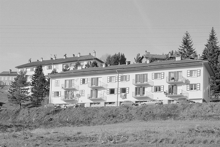 Logement d'ouvriers, depuis le sud-est.