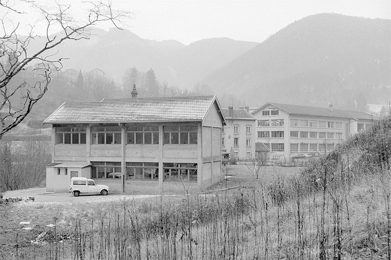 Façade latérale de l'atelier de fabrication.