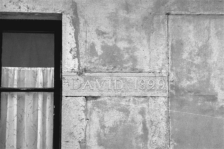 Pavillon oriental : inscription sur le mur ouest.