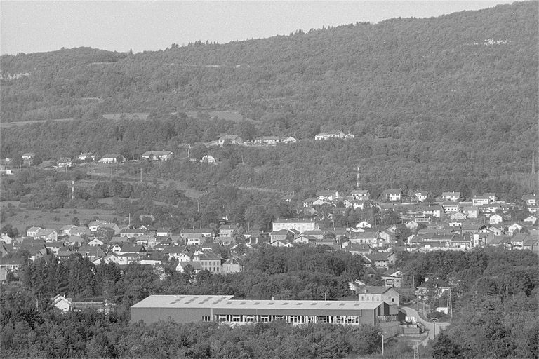 Vue d'ensemble de la nouvelle usine, depuis l'est.