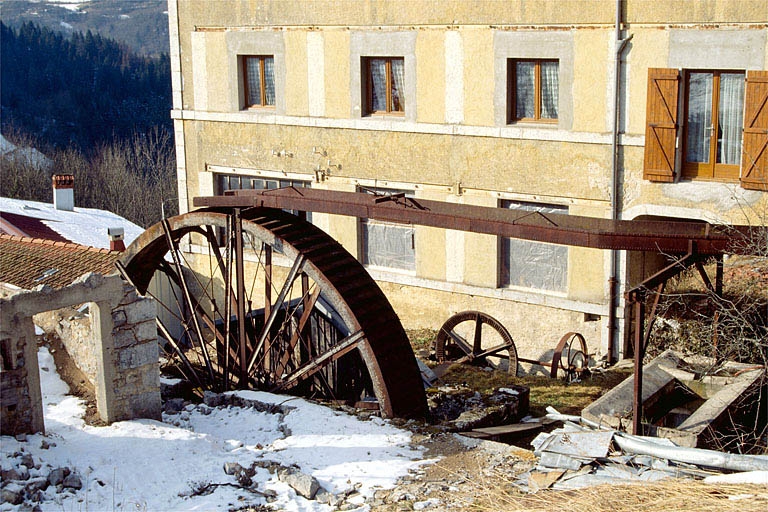 Roue hydraulique.