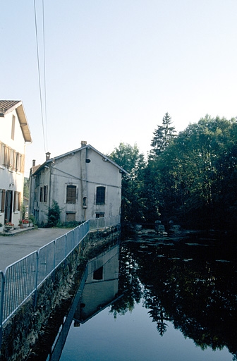 Logement vu du nord.