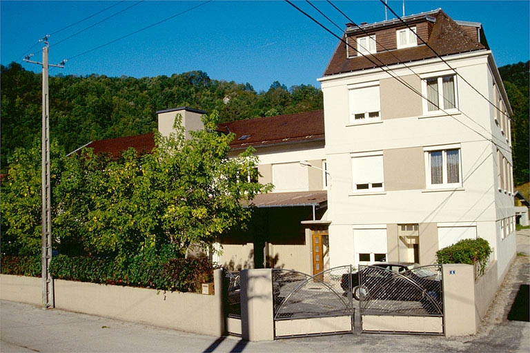 Atelier de fabrication et bureau.