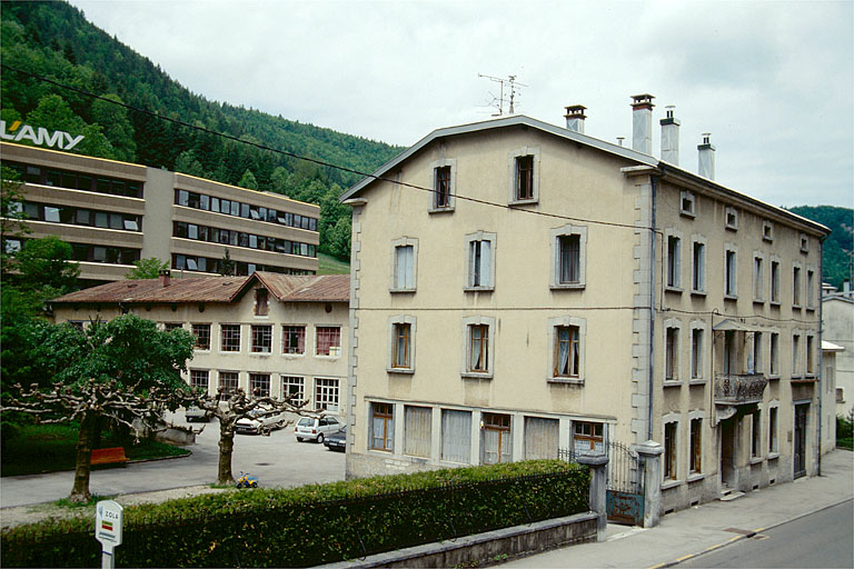 Usine L. Jeantet, Morez (214 rue de la République).