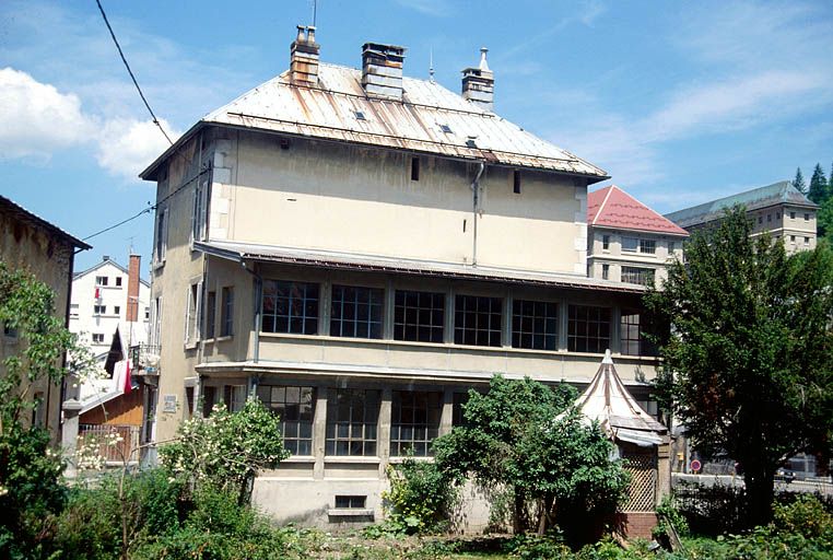 2e bâtiment rue Victor Poupin : façade latérale droite.