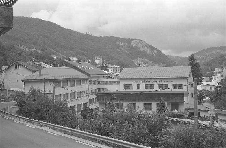 Bâtiments vus du sud.