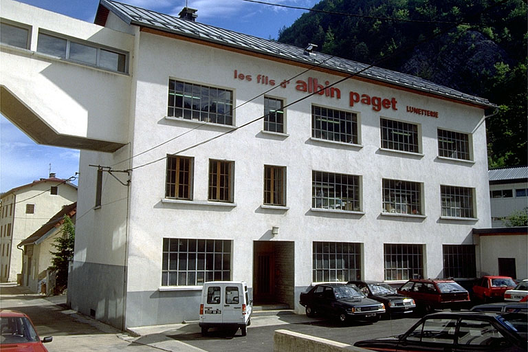 Façade antérieure de l'atelier de fabrication près de la Bienne.