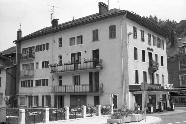 Façades antérieure et latérale gauche.