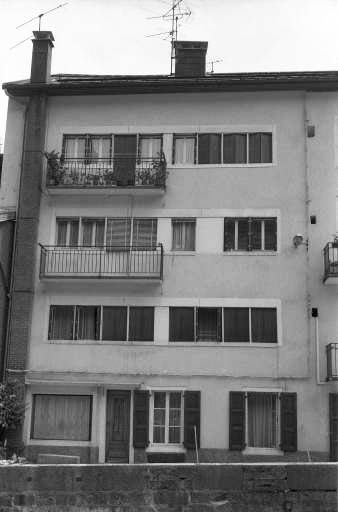 Détail de la façade latérale gauche.