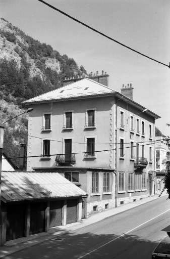 Façades antérieure et latérale gauche.