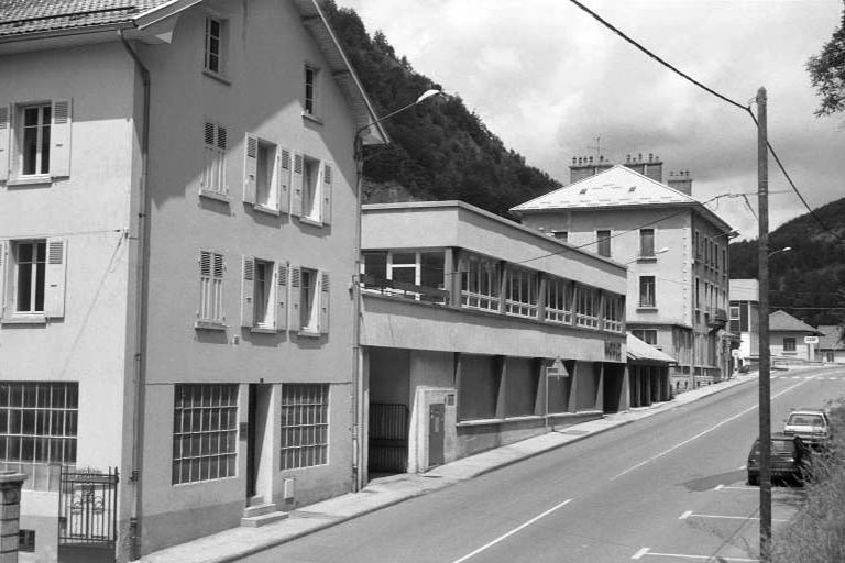 Usine Louis Jacquemin et Cie, Morez (99-101 rue de la République et 4-6 avenue Charles de Gaulle) : bâtiments avenue Charles de Gaulle.