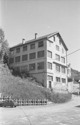 Façades postérieure et latérale droite.