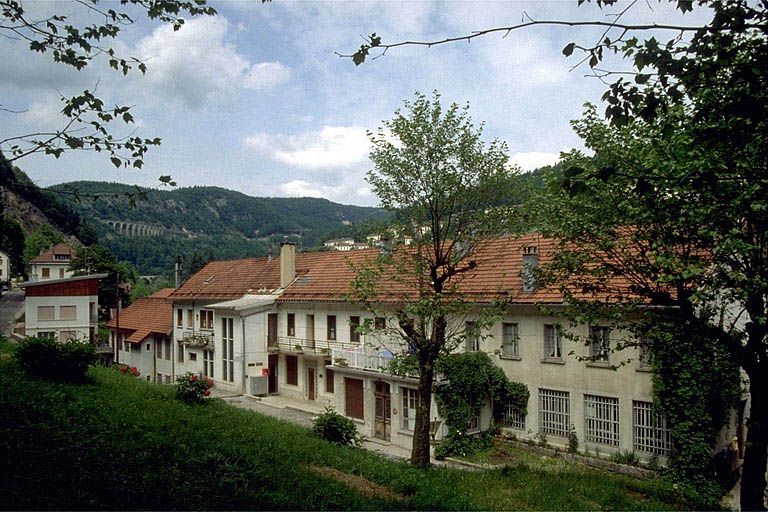 Vue d'ensemble depuis le sud-ouest.
